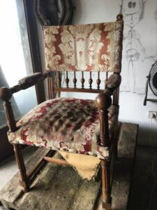 Renovation fauteuil en tissu par artisan